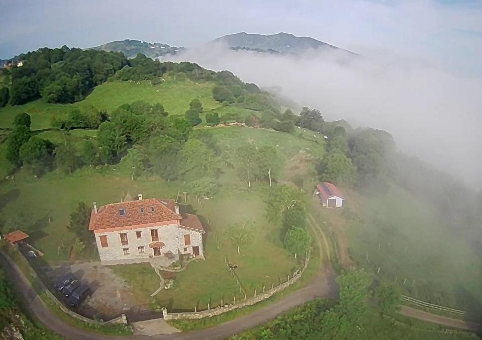 Affittacamere El Conventu Del Asturcon Lago  Esterno foto